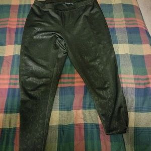 Black jaguar size 2x leggings with zippers